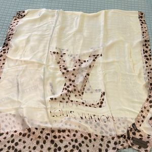 NWT Louis Vuitton Silk Sarf